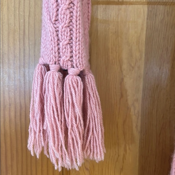 GAP Pink Knit Scarf - Picture 2 of 5